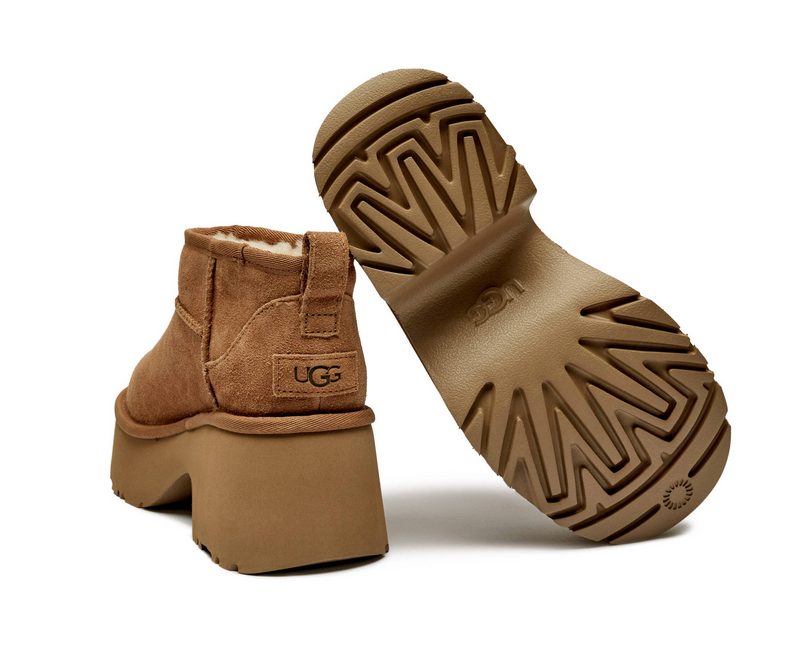 Buty UGG śniegowce zamszowe Classic Ultra Mini New Heights damskie 1158311-CHE - obrazek 4